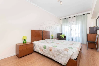 Apartamento T3 para Venda em Agualva e Mira-Sintra