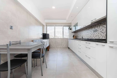 Apartamento T3 para Venda em Agualva e Mira-Sintra