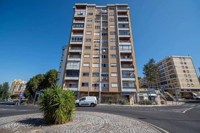 Apartamento T3 para Venda em Agualva e Mira-Sintra