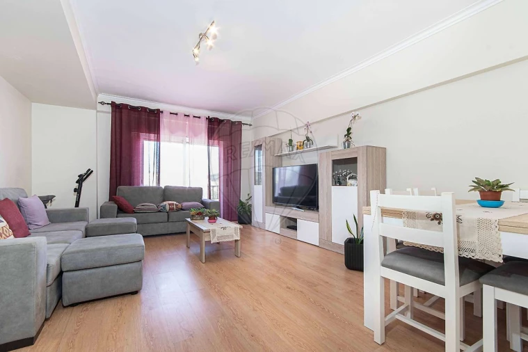 Apartamento T3 para Venda em Agualva e Mira-Sintra Foto 10