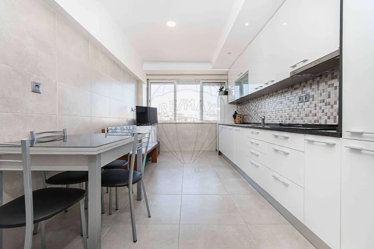 Apartamento T3 para Venda em Agualva e Mira-Sintra Foto 4