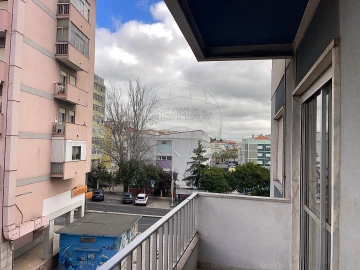 Apartamento T2 para Arrendamento em Odivelas