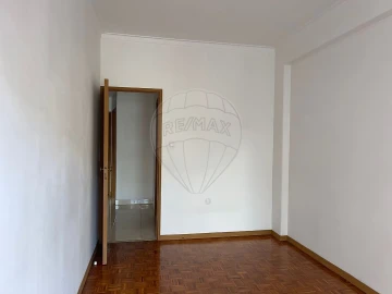 Apartamento T2 para Arrendamento em Odivelas