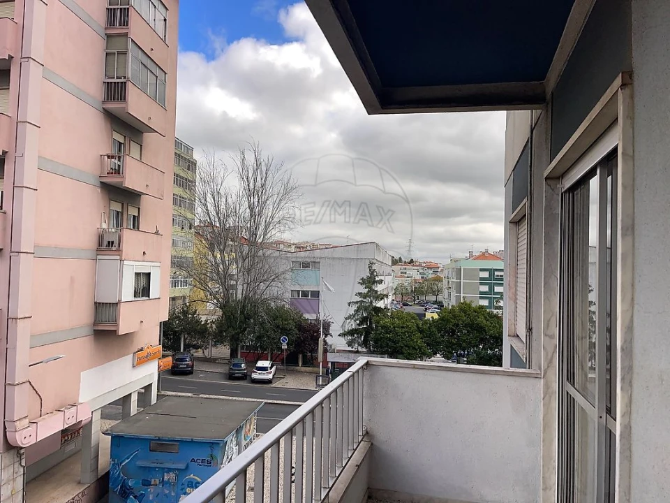 Apartamento T2 para Arrendamento em Odivelas Foto 5