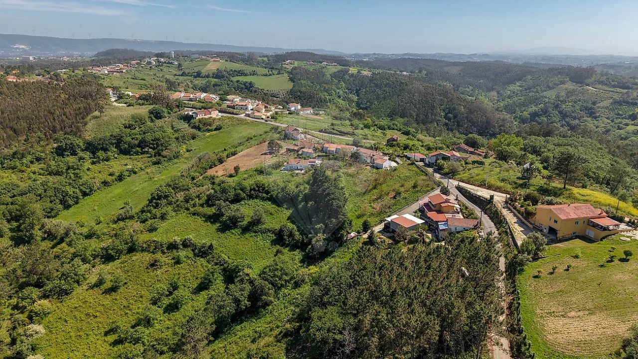 Moradia T3 para Venda em Turquel Foto 34