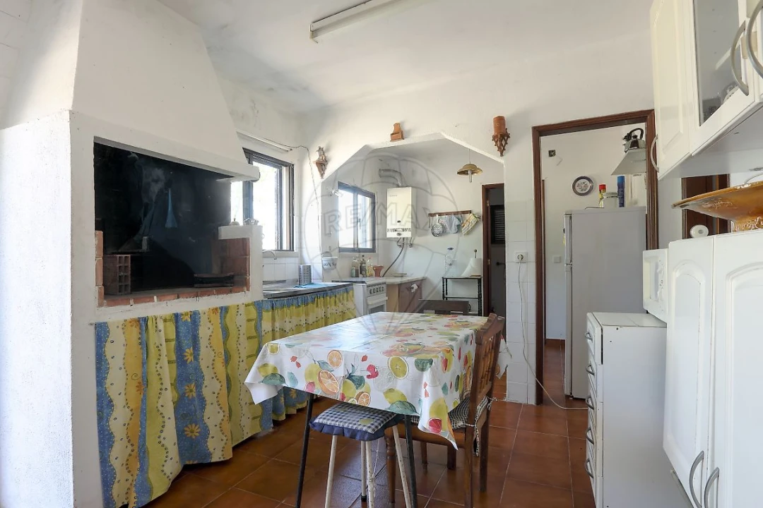 Moradia T3 para Venda em Turquel Foto 1