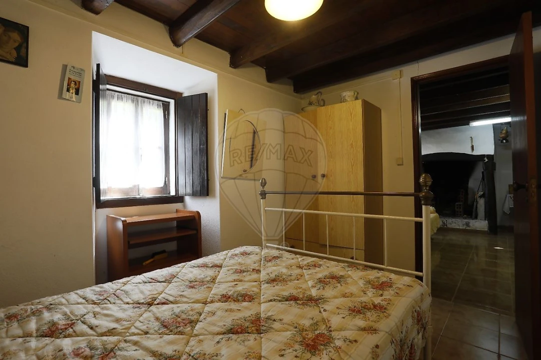 Moradia T3 para Venda em Turquel Foto 4