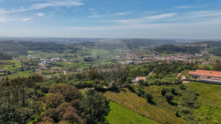 Moradia T3 para Venda em Turquel Foto 39