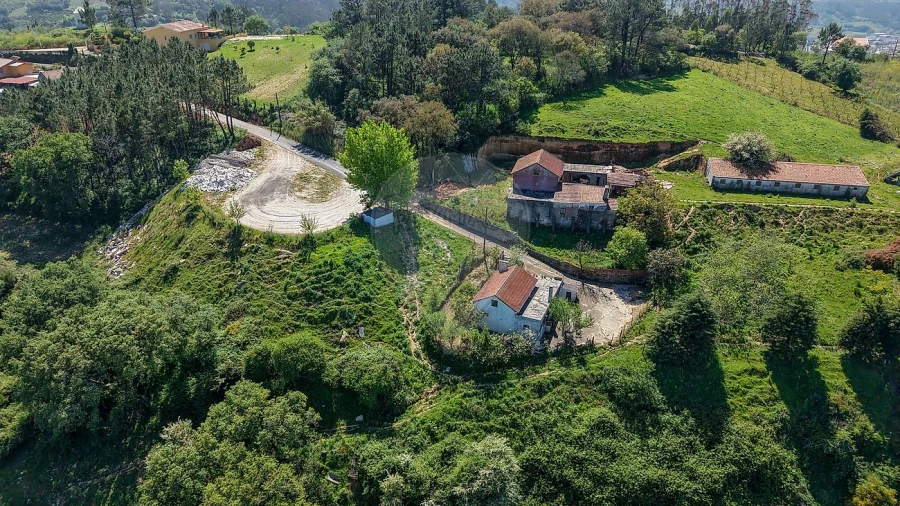 Moradia T3 para Venda em Turquel Foto 30