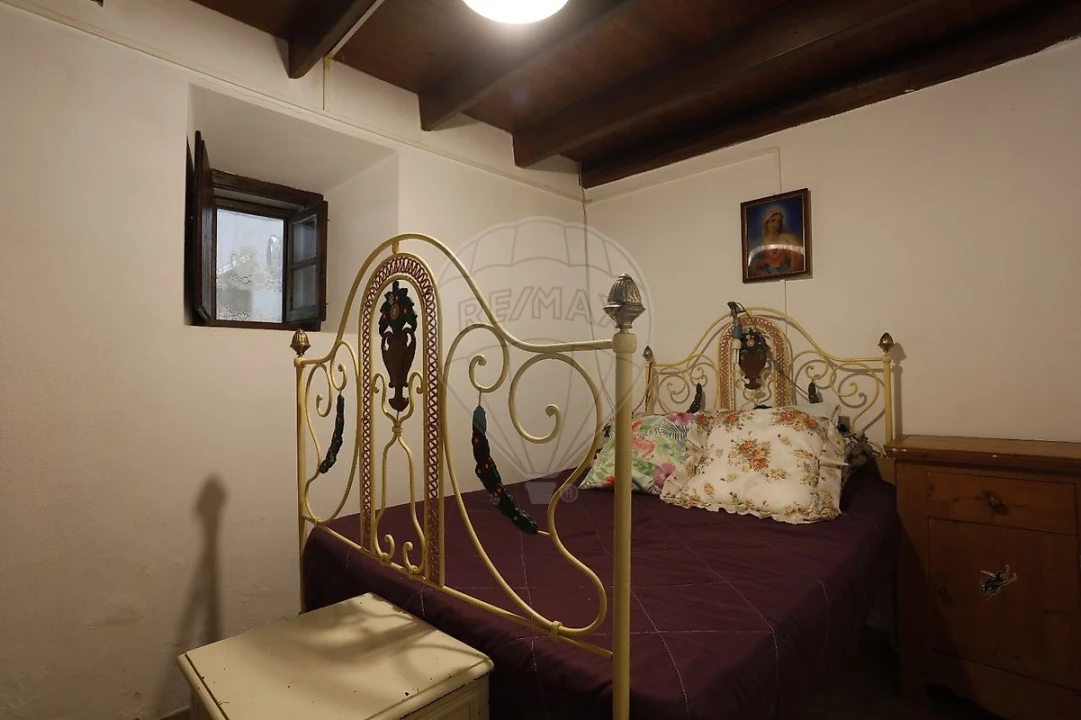 Moradia T3 para Venda em Turquel Foto 5