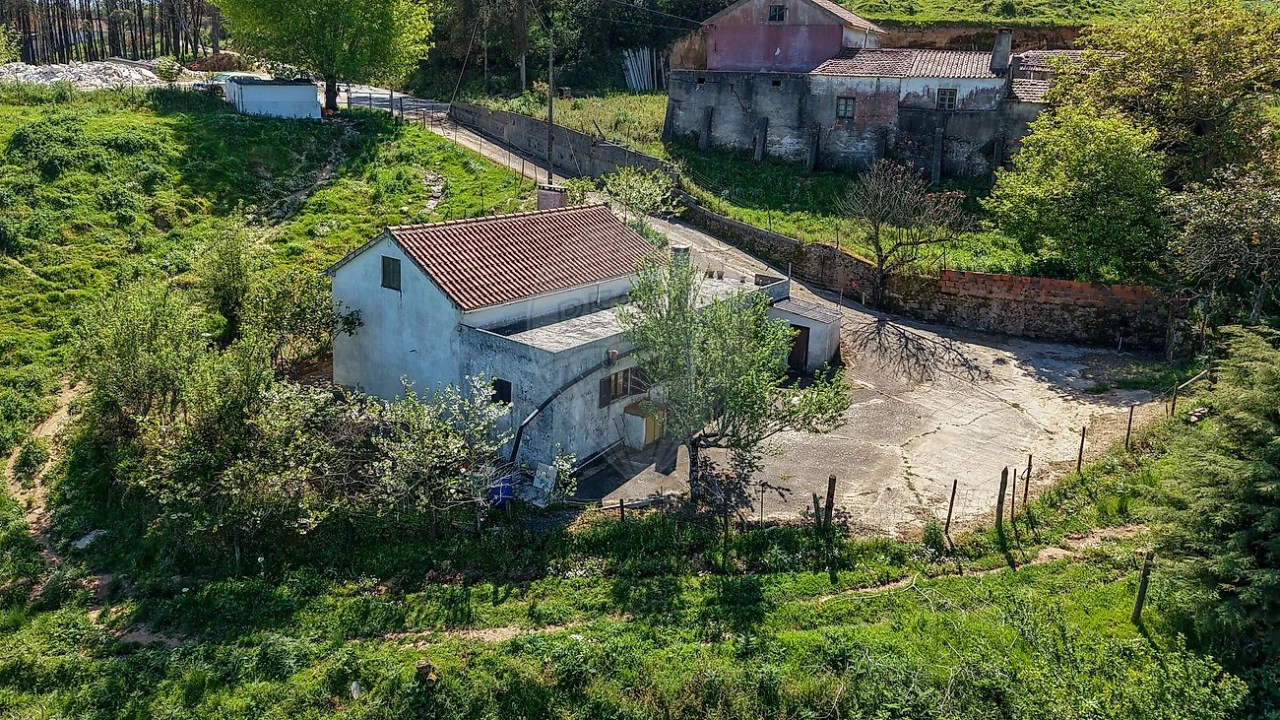 Moradia T3 para Venda em Turquel Foto 31