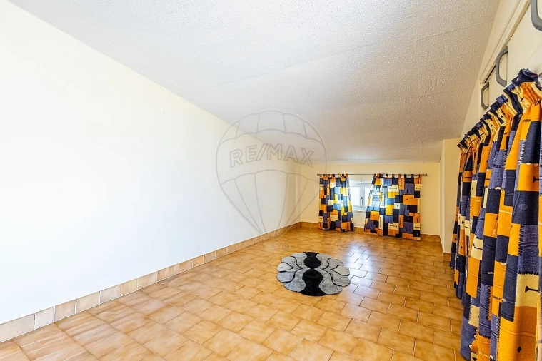 Apartamento T2 para Venda em Azambuja Foto 31