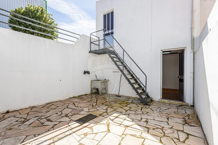 Apartamento T2 para Venda em Azambuja Foto 26