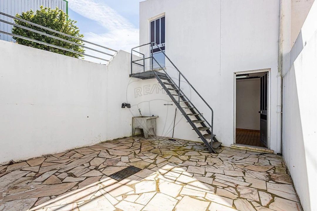 Apartamento T2 para Venda em Azambuja Foto 26