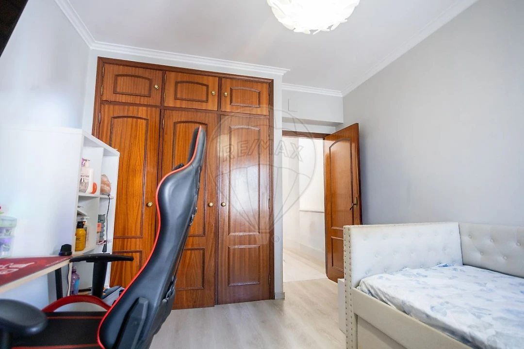 Apartamento T2 para Venda em Carregado e Cadafais Foto 23