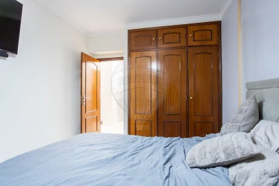 Apartamento T2 para Venda em Carregado e Cadafais