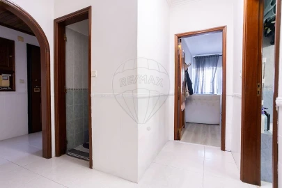 Apartamento T2 para Venda em Carregado e Cadafais