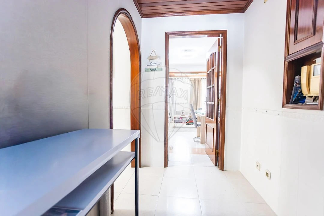 Apartamento T2 para Venda em Carregado e Cadafais Foto 16