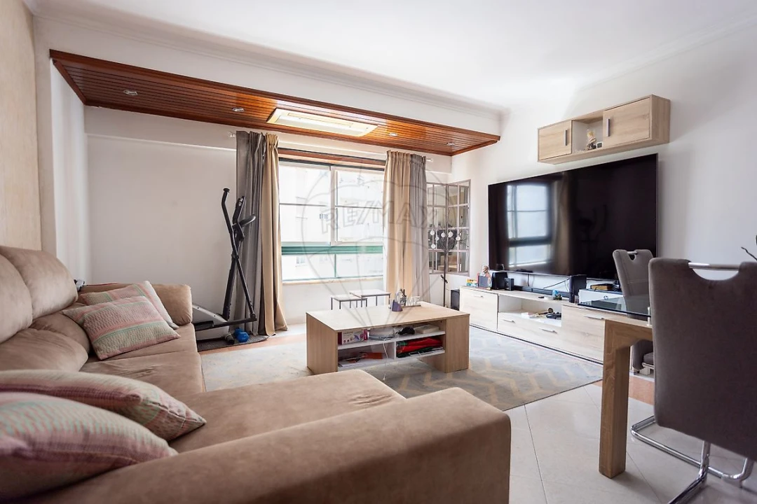 Apartamento T2 para Venda em Carregado e Cadafais Foto 7