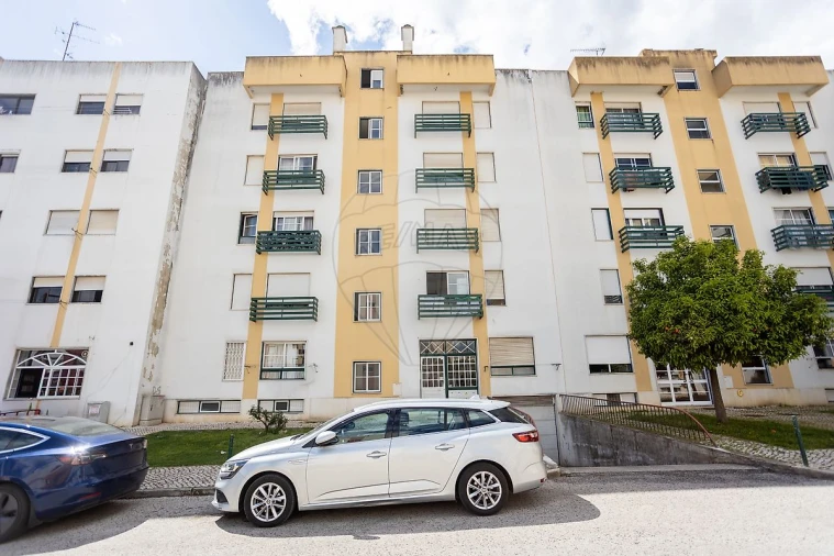 Apartamento T2 para Venda em Carregado e Cadafais Foto 2