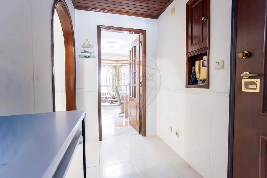 Apartamento T2 para Venda em Carregado e Cadafais Foto 15
