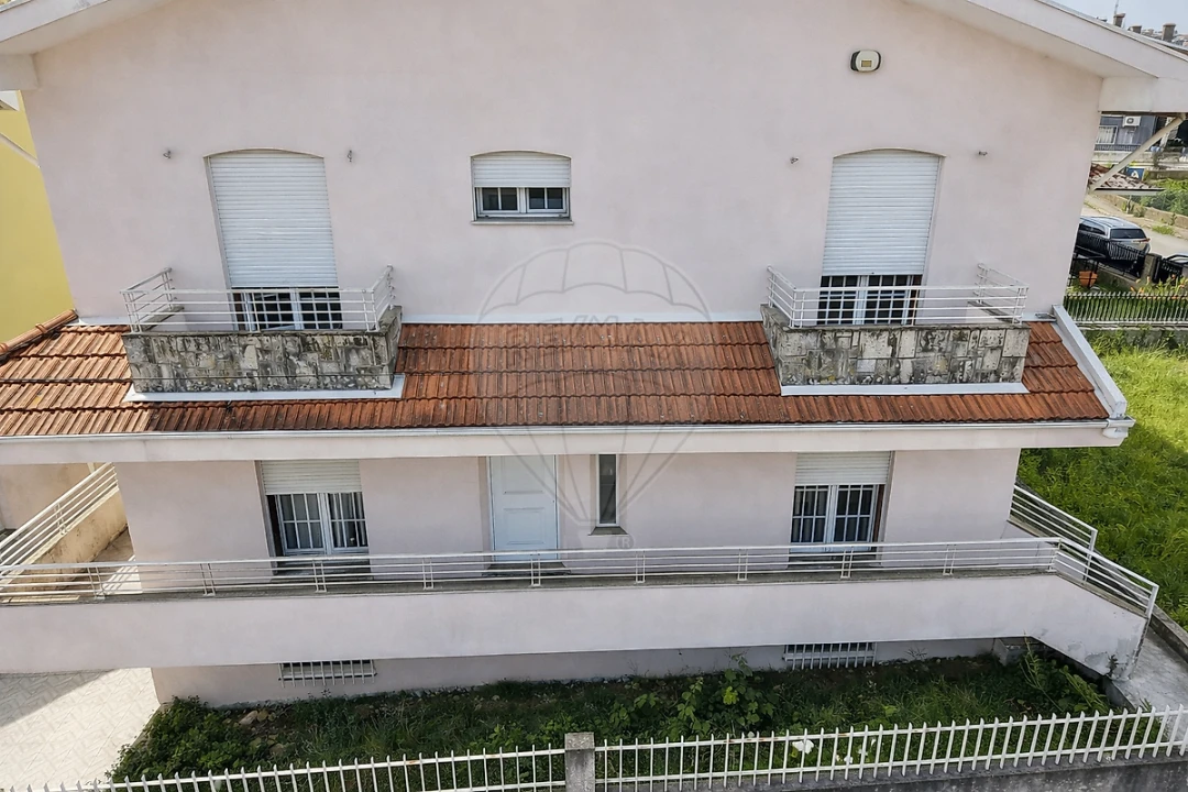 Moradia T3 para Venda em Fânzeres e São Pedro da Cova Foto 33