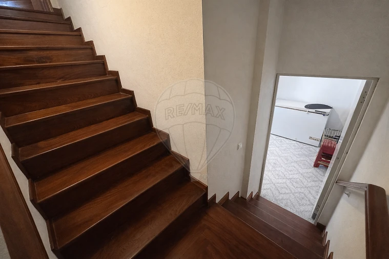 Moradia T3 para Venda em Fânzeres e São Pedro da Cova Foto 30