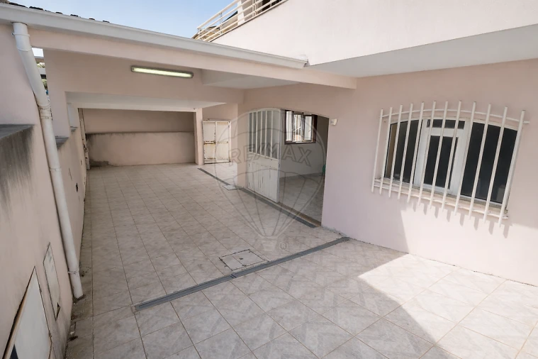 Moradia T3 para Venda em Fânzeres e São Pedro da Cova Foto 40