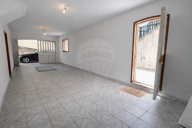 Moradia T3 para Venda em Fânzeres e São Pedro da Cova Foto 16