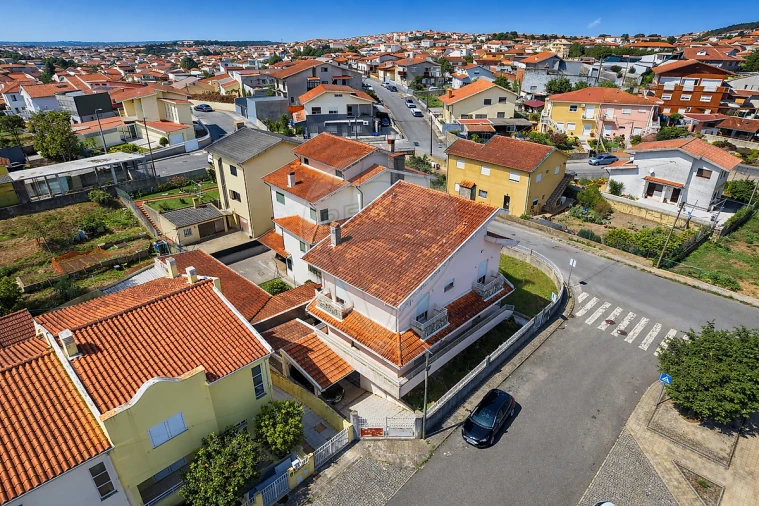 Moradia T3 para Venda em Fânzeres e São Pedro da Cova Foto 36