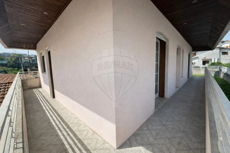 Moradia T3 para Venda em Fânzeres e São Pedro da Cova Foto 25