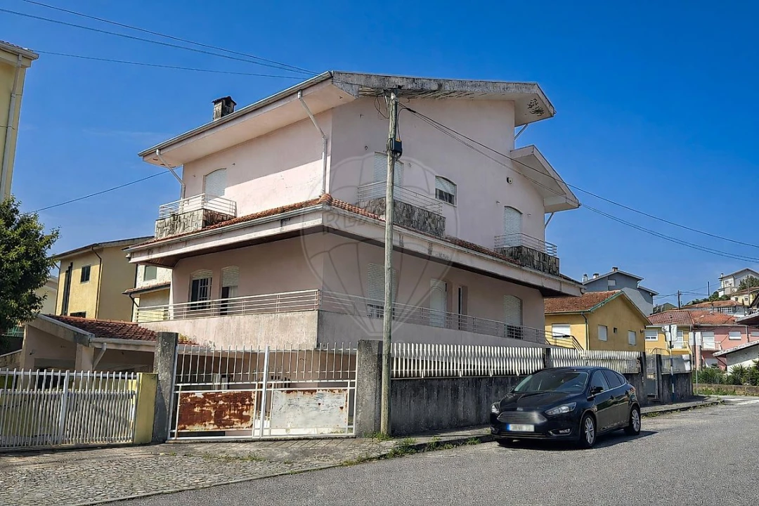 Moradia T3 para Venda em Fânzeres e São Pedro da Cova Foto 38