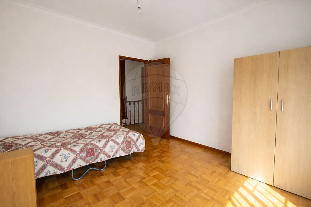 Moradia T3 para Venda em Fânzeres e São Pedro da Cova Foto 6