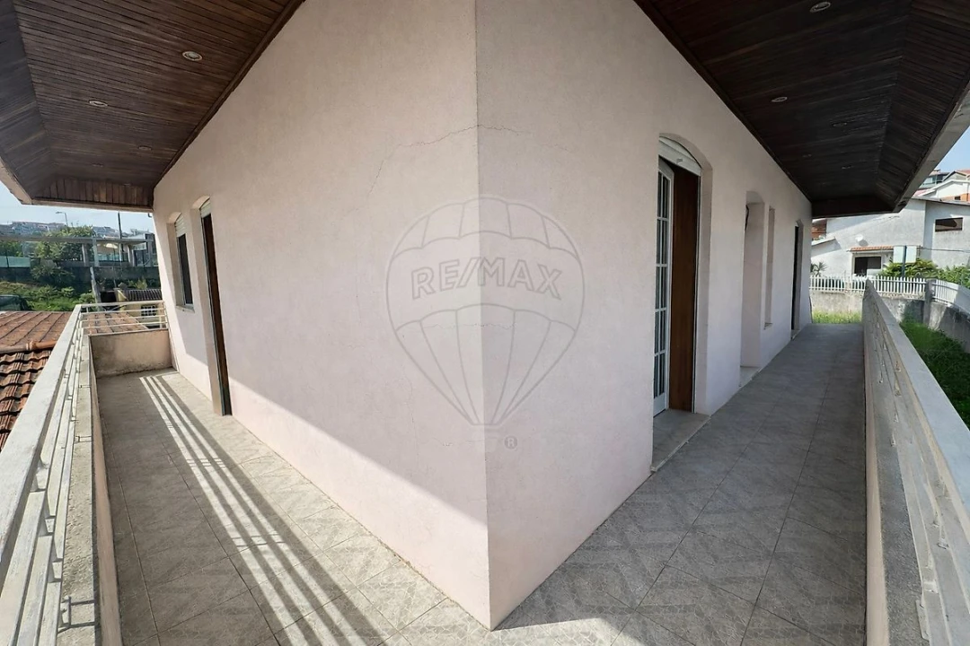 Moradia T3 para Venda em Fânzeres e São Pedro da Cova Foto 25