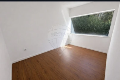 Armazém para Venda em Ermesinde