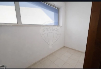 Armazém para Venda em Ermesinde