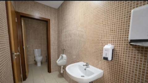 Armazém para Venda em Ermesinde