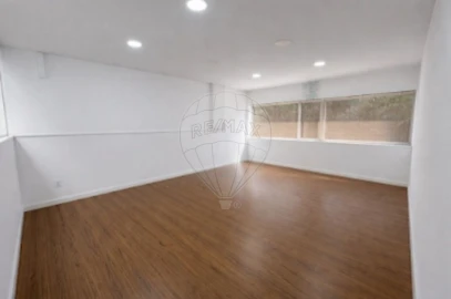 Armazém para Venda em Ermesinde