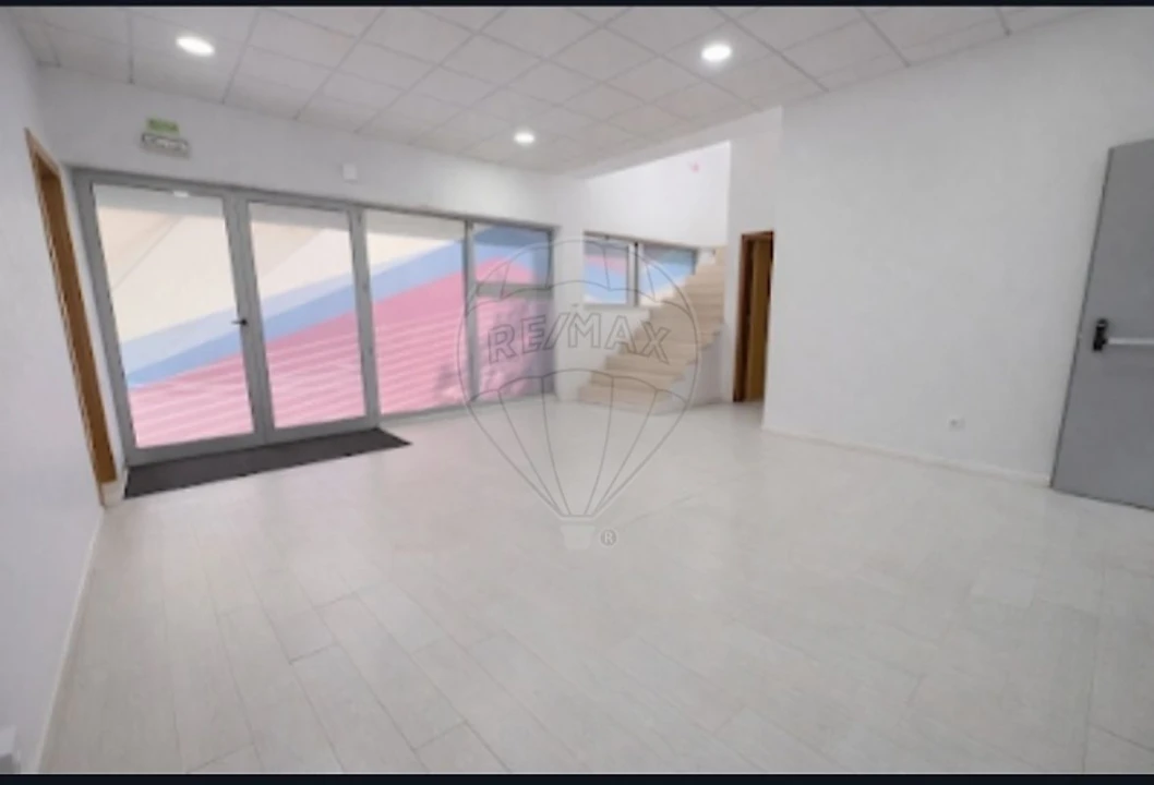 Armazém para Venda em Ermesinde Foto 14