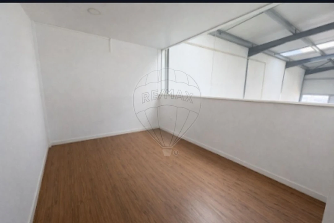 Armazém para Venda em Ermesinde Foto 8