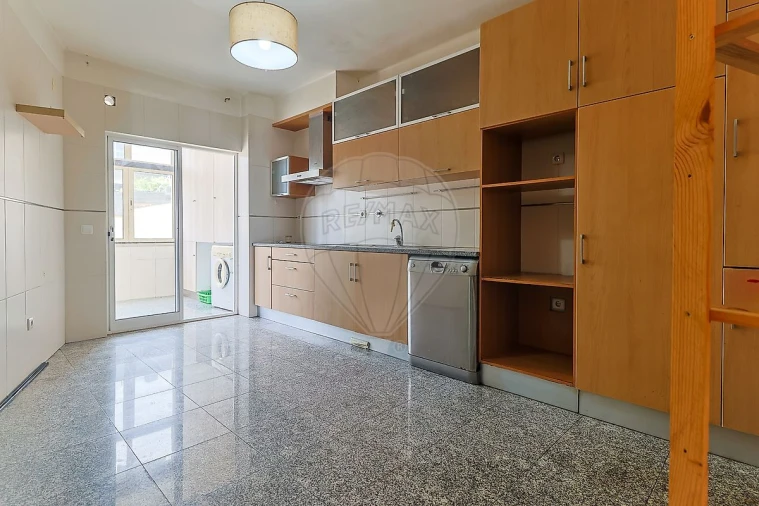 Apartamento T3 para Venda em Tavarede Foto 17