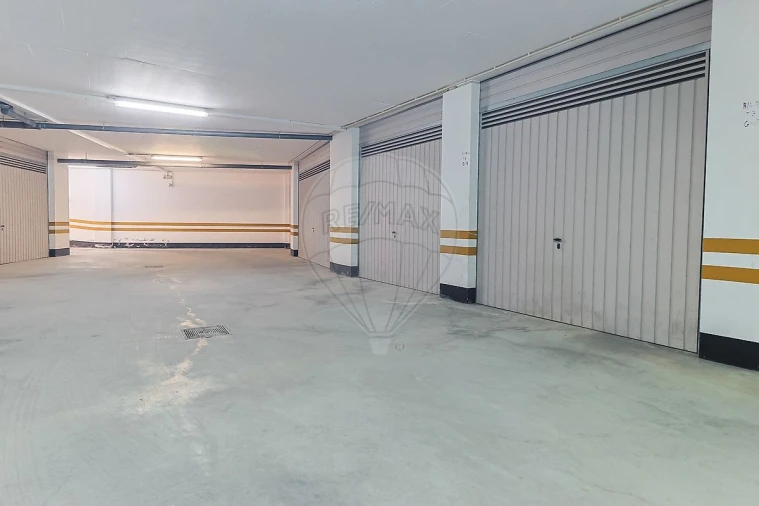Apartamento T3 para Venda em Tavarede Foto 3