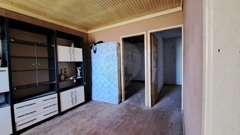 Moradia T4 para Venda em Santo Antonio dos Olivais