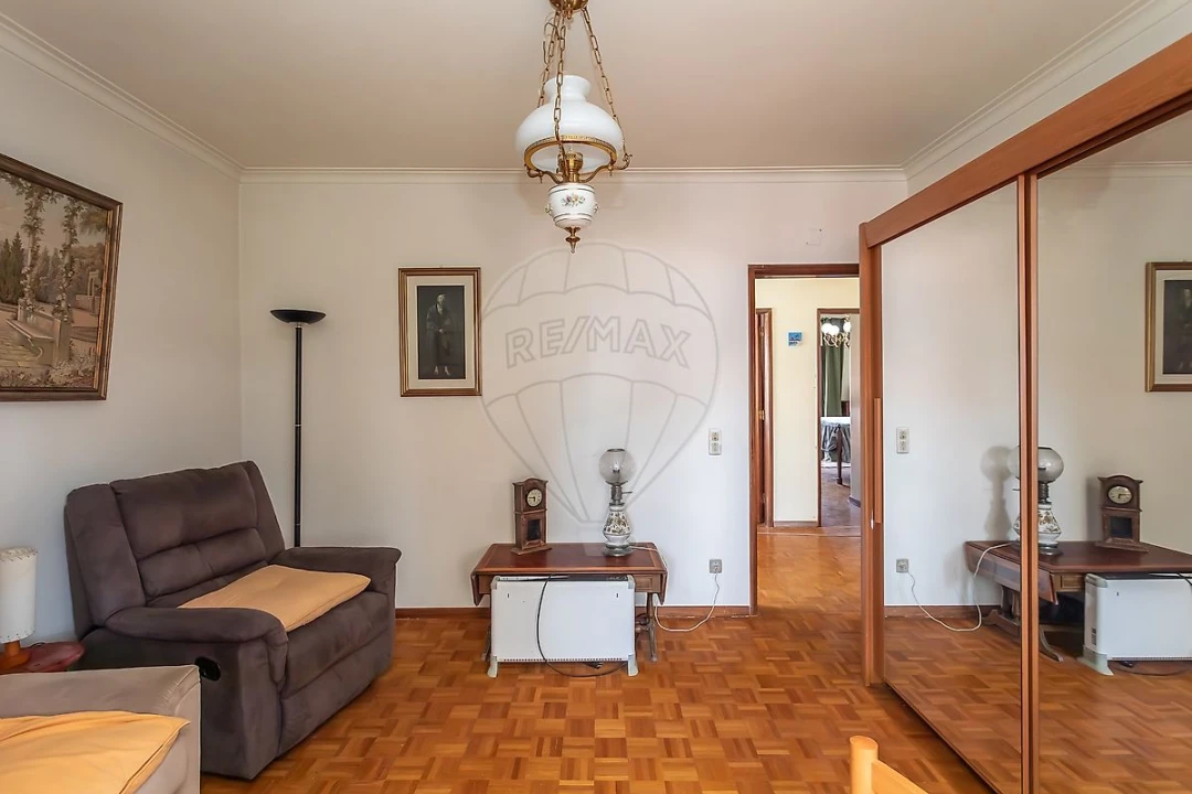 Moradia T5 para Venda em Carcavelos e Parede Foto 9