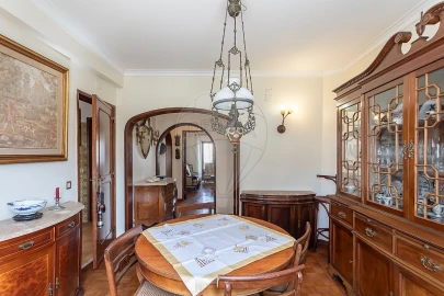 Moradia T5 para Venda em Carcavelos e Parede