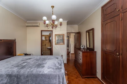 Moradia T5 para Venda em Carcavelos e Parede