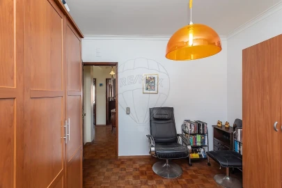 Moradia T5 para Venda em Carcavelos e Parede