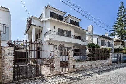 Moradia T5 para Venda em Carcavelos e Parede