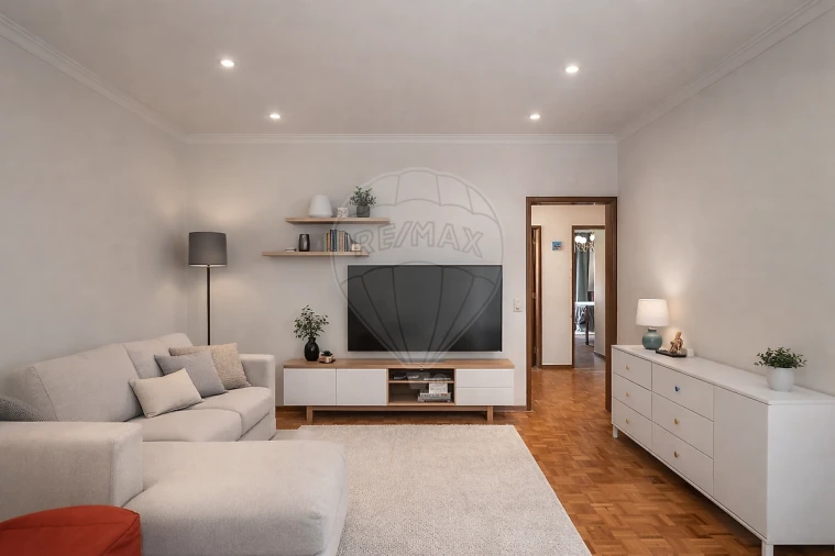 Moradia T5 para Venda em Carcavelos e Parede Foto 12