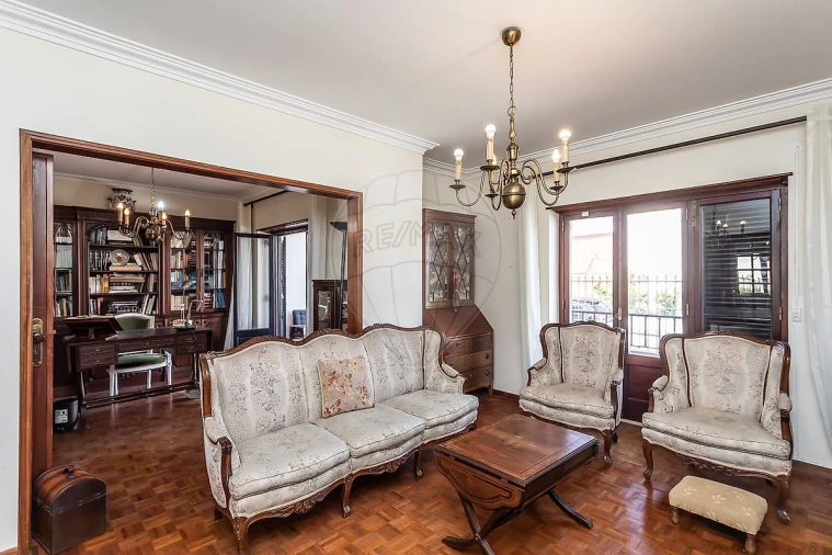 Moradia T5 para Venda em Carcavelos e Parede Foto 3